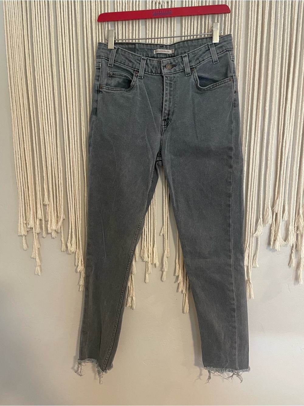 Levi's High-Rise Straight Jeans in Washed Gray